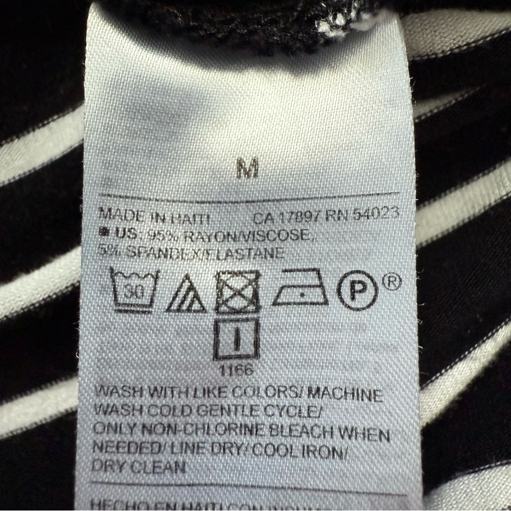Old Navy short sleeve luxe oversized tunic black & white striped tee size Medium - Picture 7 of 10